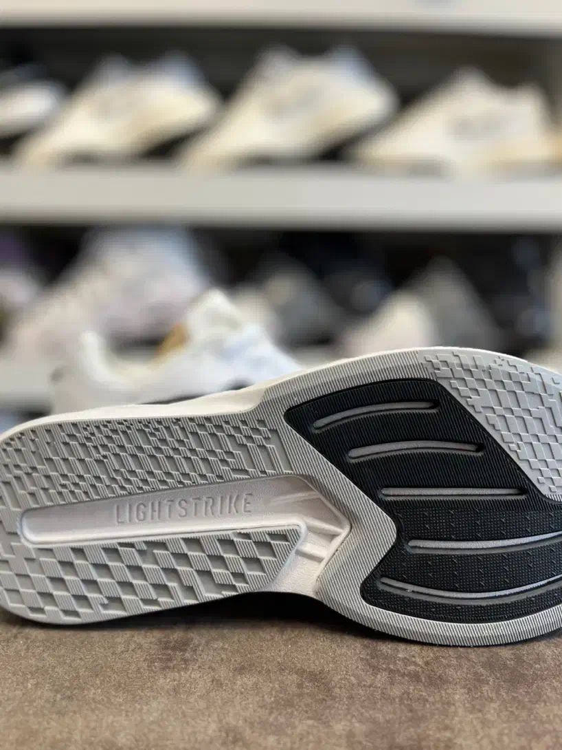 کتونی آدیداس مدل دورامو اسپید ۲ رنگ سفید|کیف، کفش، کمربند|تهران, باشگاه نفت|دیوار