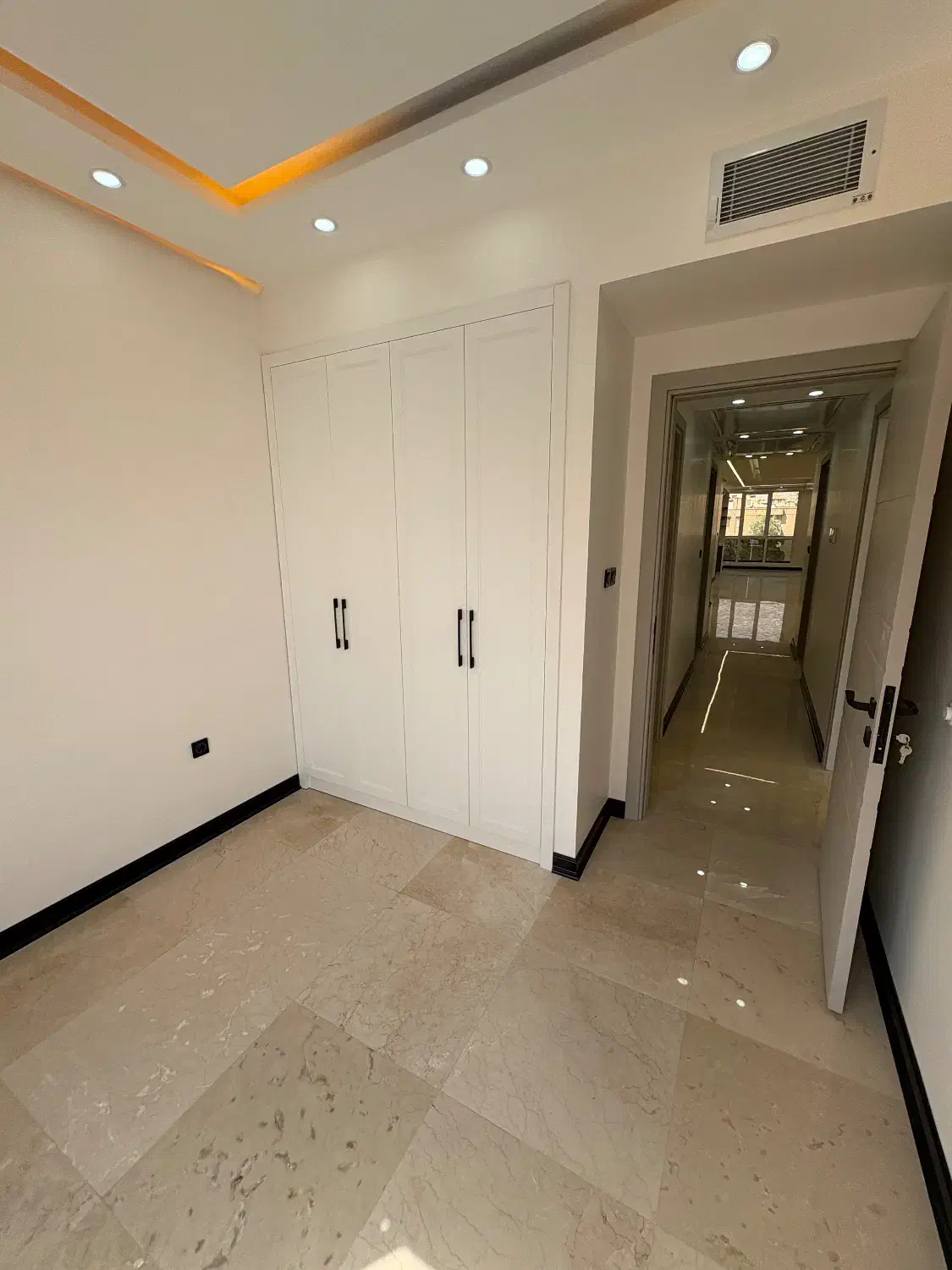 ۱۱۵ متر ۲ خواب کلید نخورده میدان ۶۰ سوپر لوکس