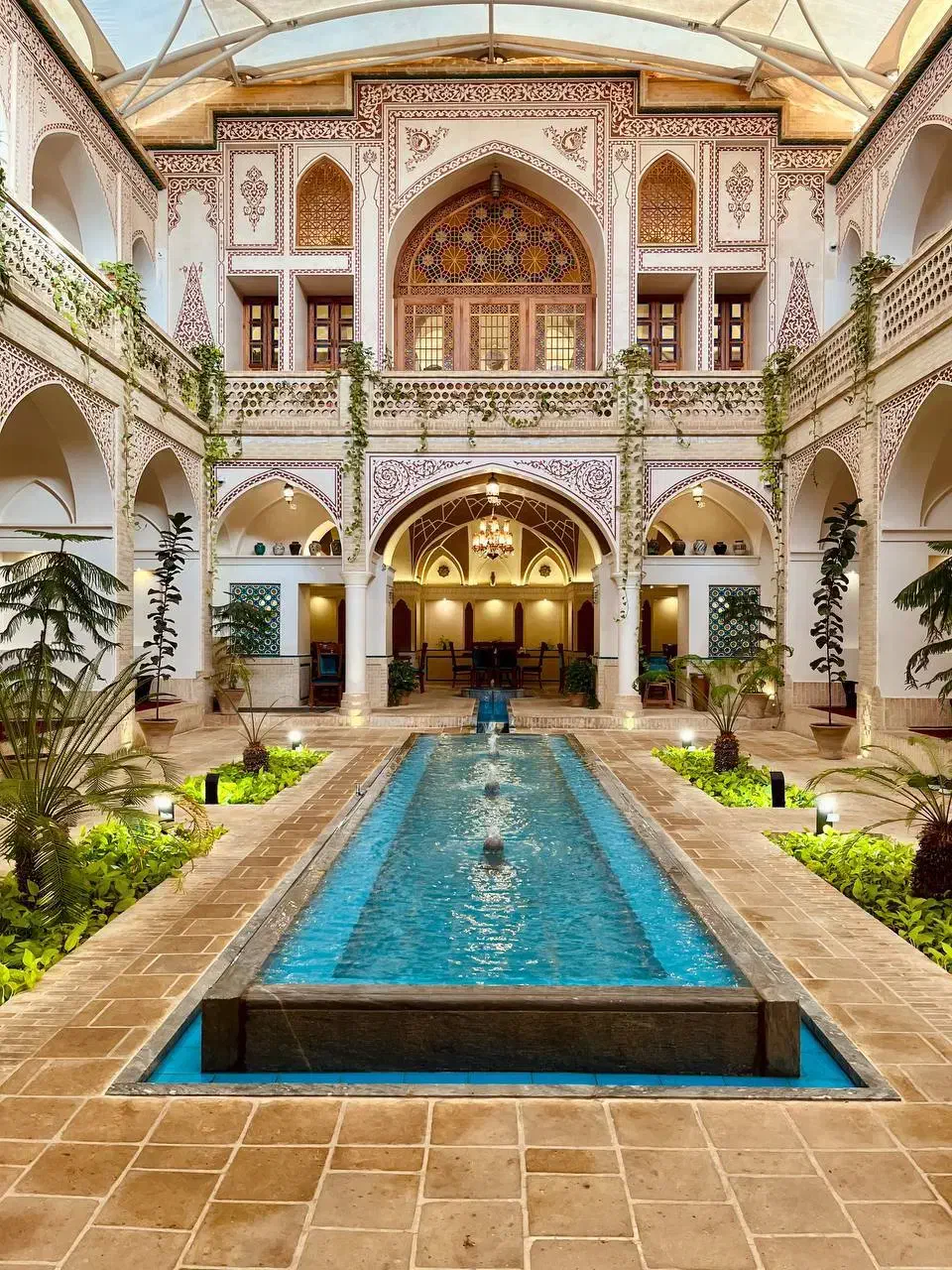 استخدام سه نیرو در «عمارت ماندگار»|استخدام خدمات فروشگاه و رستوران|کاشان, ترک آباد|دیوار