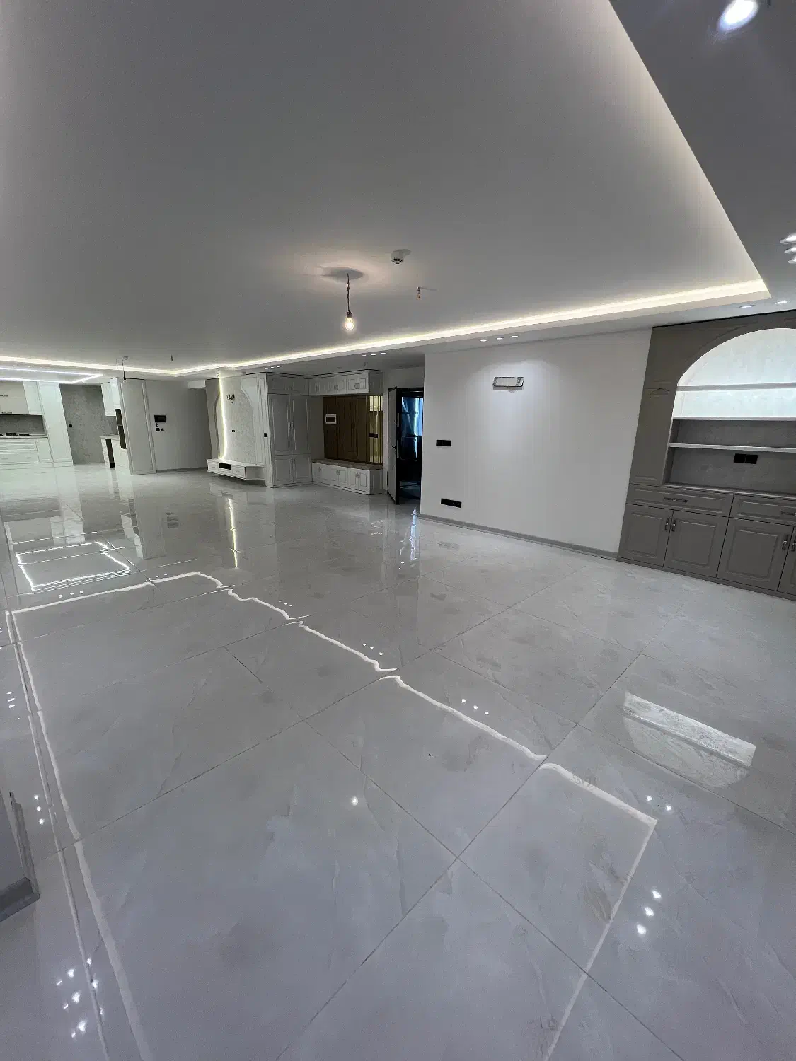 آپارتمان۱۹۵متر صفر مهرگان طبقه۳ویو ابدی۴خواب ۲مستر|فروش آپارتمان|اصفهان, گلزار|دیوار