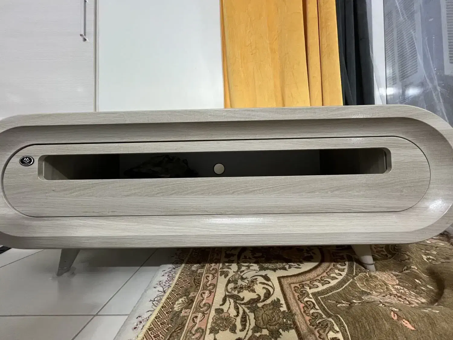 میز تی وی نو|میز تلویزیون|شاهین‌شهر, حافظ شمالی|دیوار