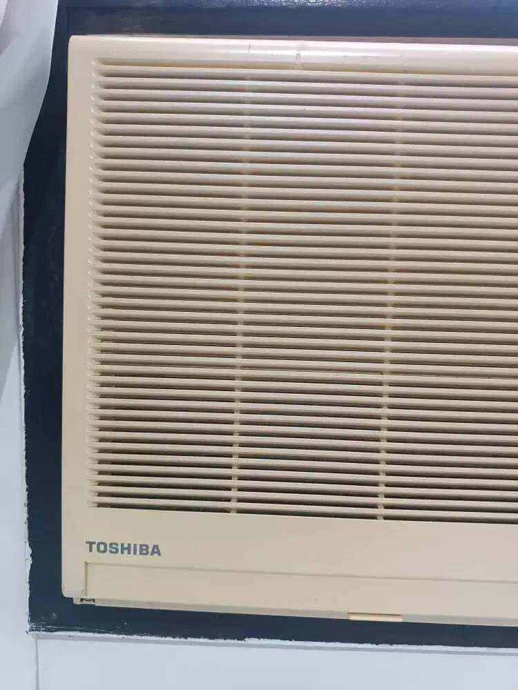 کولر پنجره ای|کولر گازی و فن‌کوئل|رشت, توشیبا|دیوار