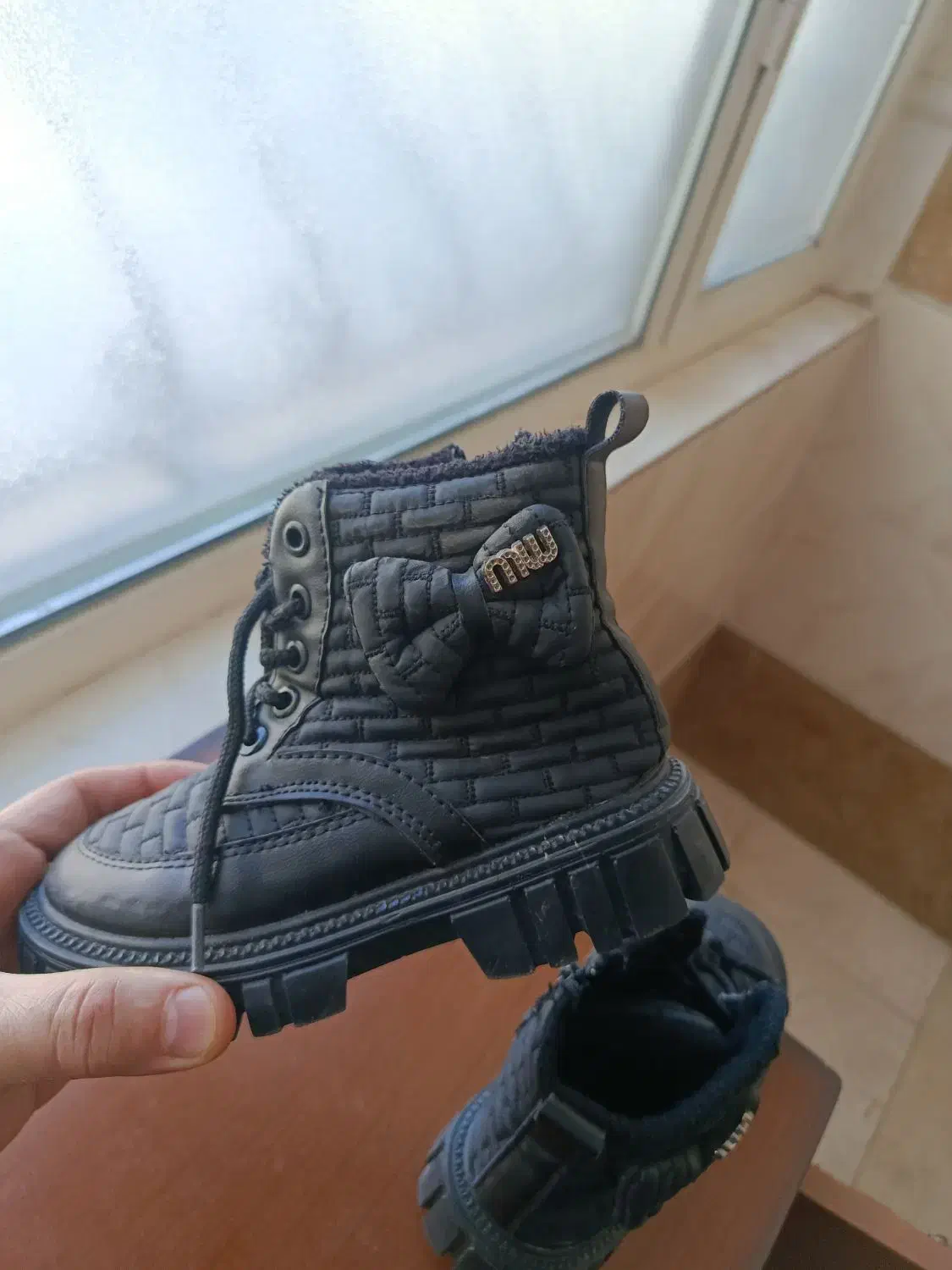 سلام ،پوتین دخترونه سایز ۲۶|کفش و لباس بچه|بروجرد, |دیوار