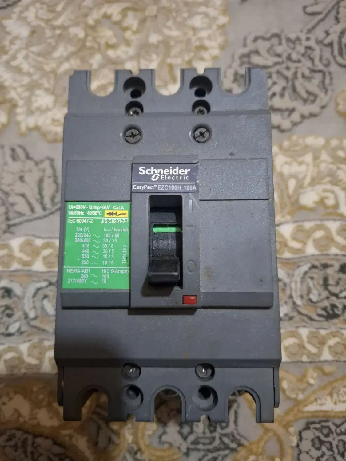 کلید کامپکت اشنایدر 100امپر|قطعات و لوازم جانبی رایانه|کرمان, |دیوار