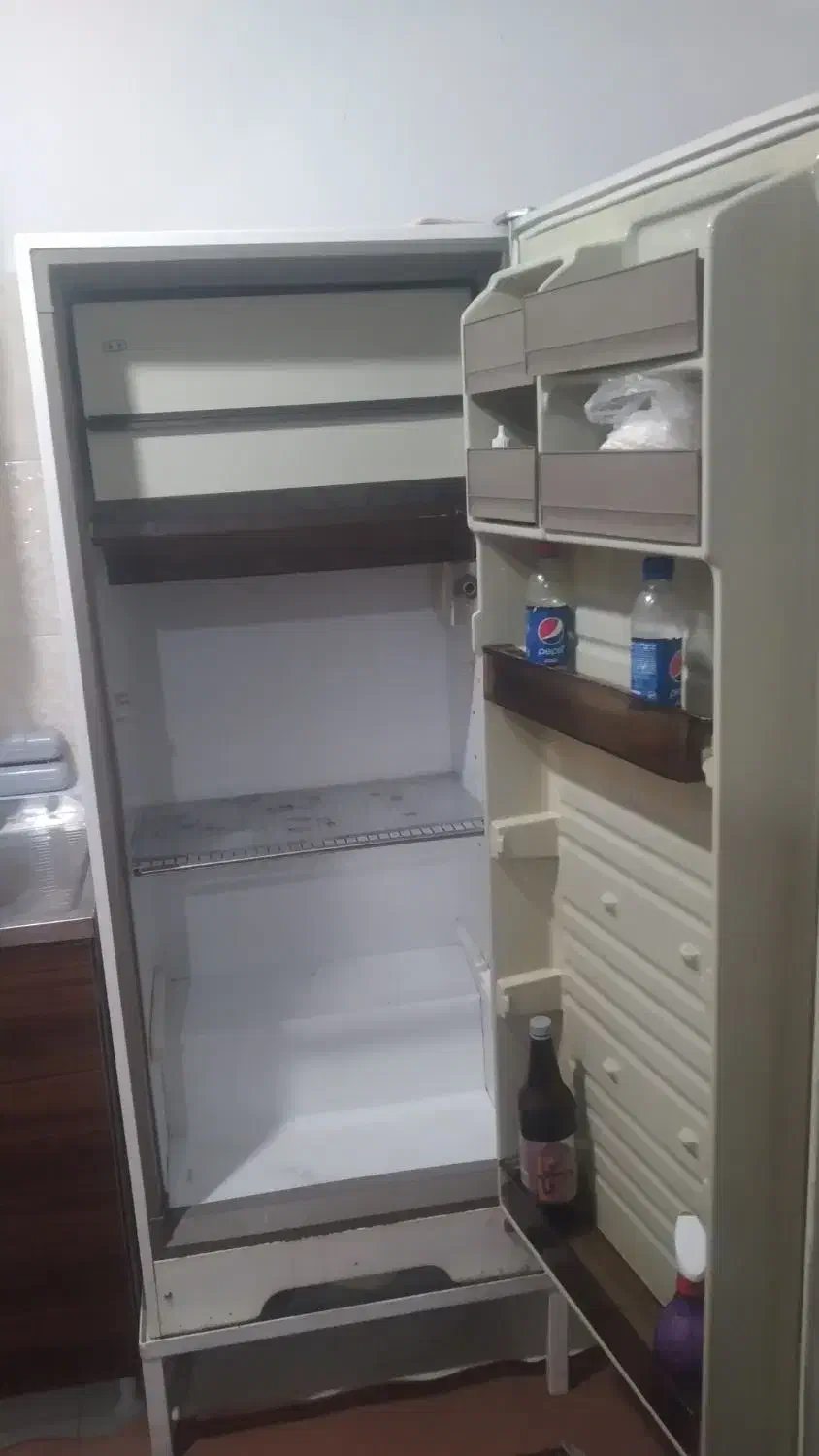 یخچال قدیمی فیلور|یخچال و فریزر|باسمنج, |دیوار