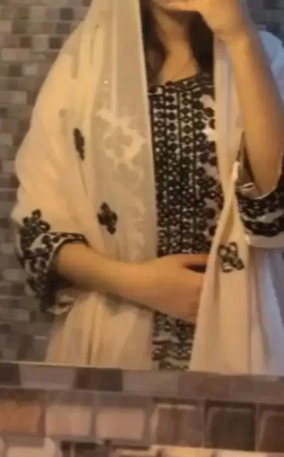 بسیار شیک به دلیل نیازمندی فروخته میشود|لباس|شیراز, سفیرشمالی|دیوار