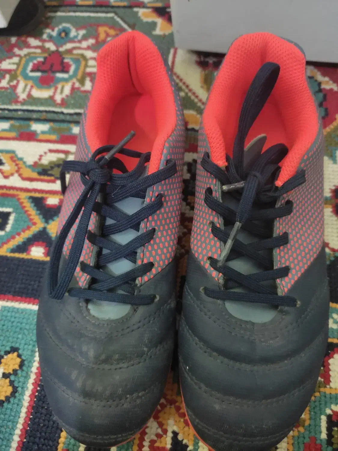 کفش ورزشی چمن خارجی در حد نو|کفش و لباس بچه|مشهد, ثامن|دیوار