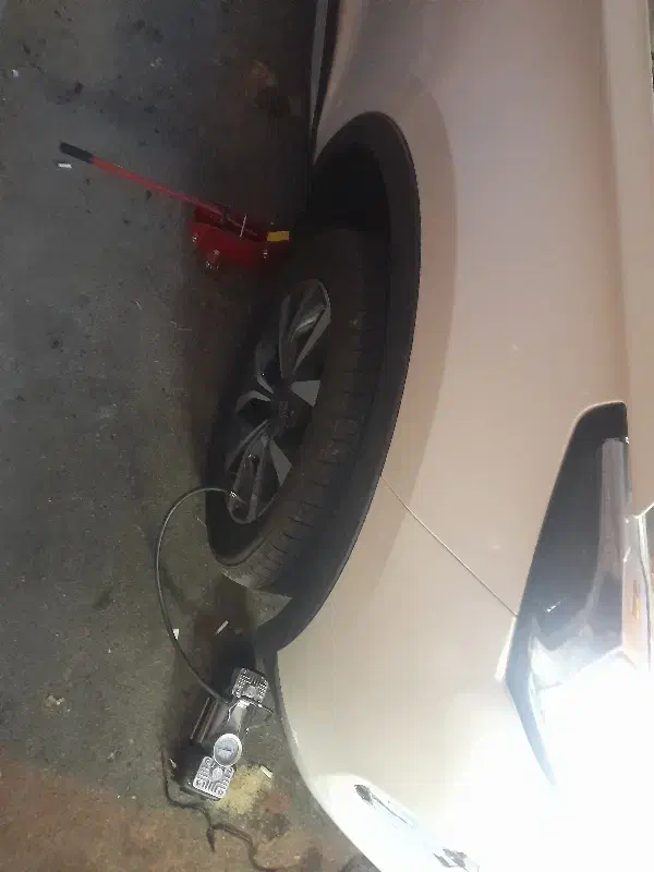 امداد خودرو. مکانیک سیار ، پنچرگیری،باطری و برق|خدمات موتور و ماشین|شیراز, گلدشت معالیآباد|دیوار