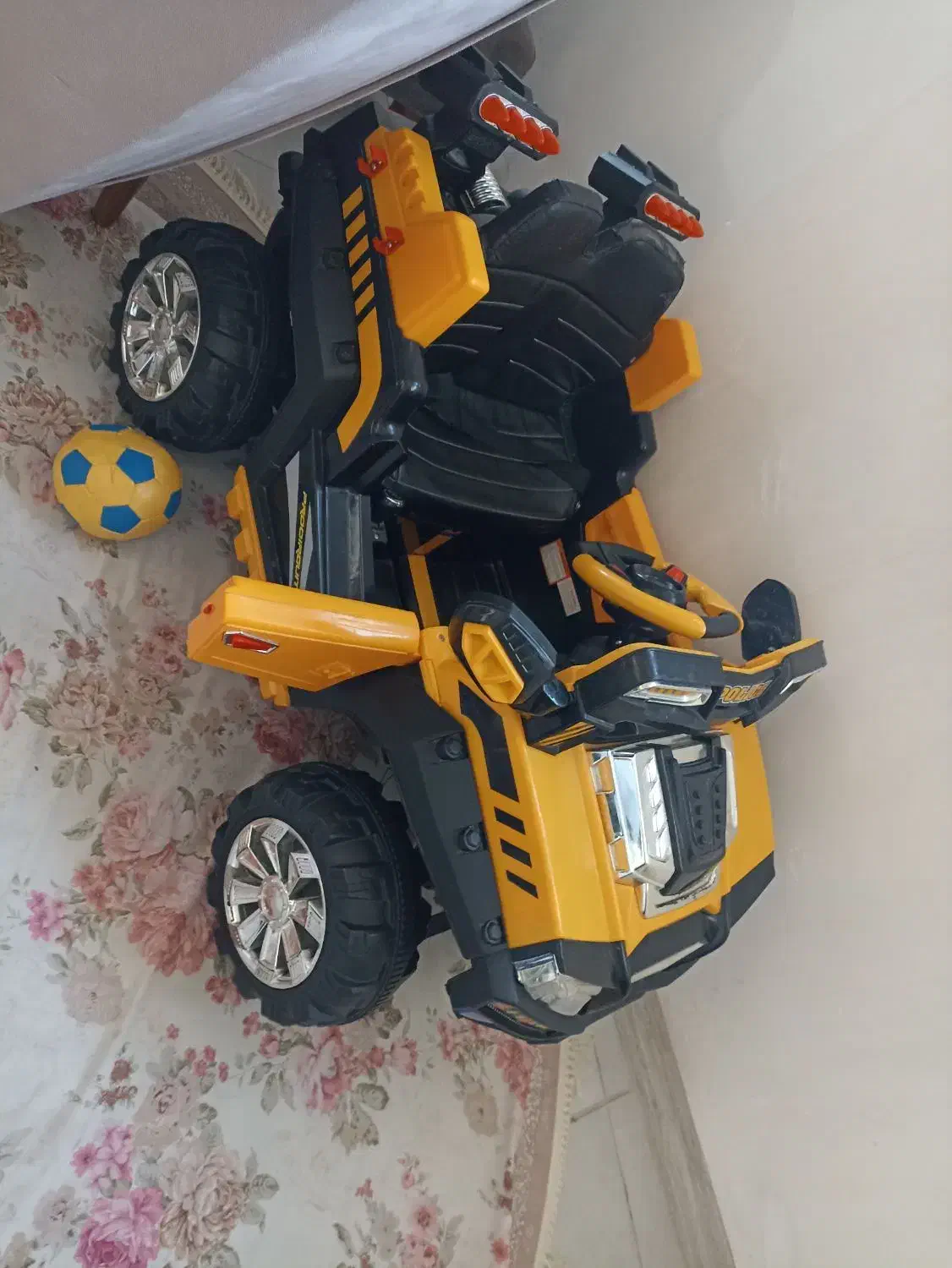 ماشین برقی دونفره افرود|اسباببازی بچه|احمدآبادمستوفی, |دیوار