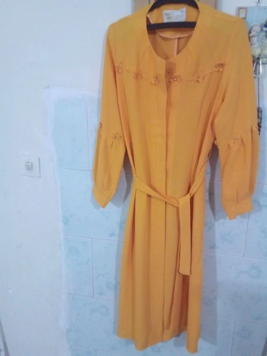 چندتامانتو نو شیک وخوش رنگ|لباس|صحنه, |دیوار