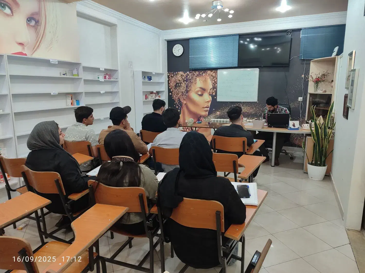 دوره آموزشی شغل فوریت های پزشکی و تزریقات پانسمان|خدمات آموزشی|تبریز, |دیوار