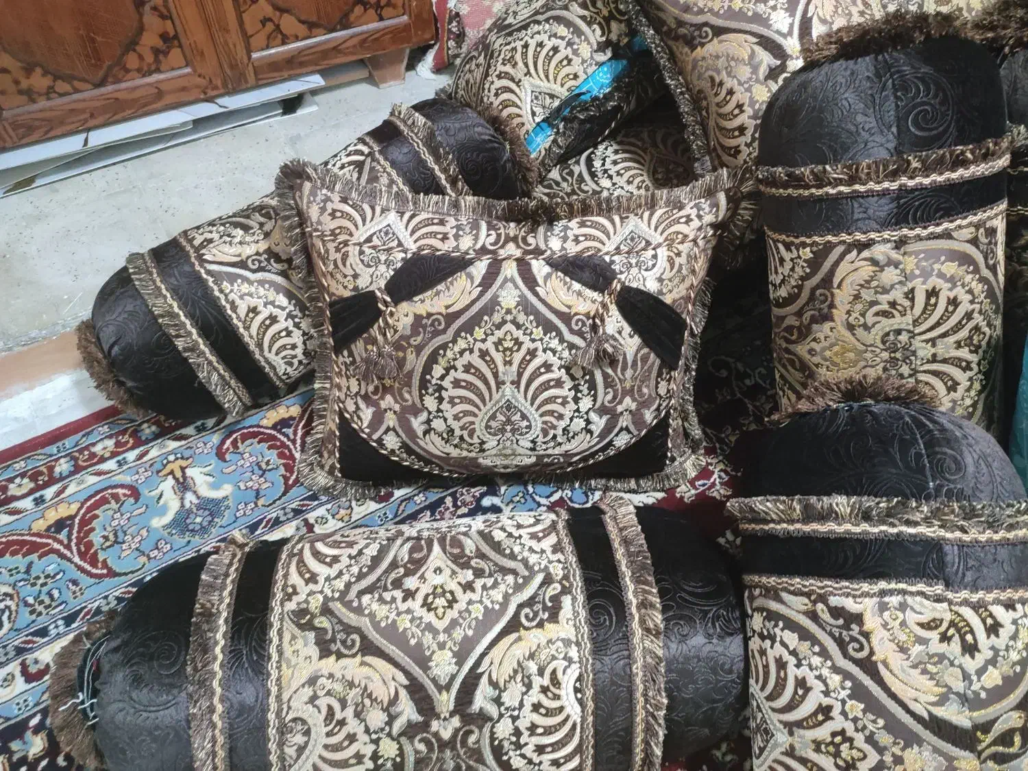 بالشت و پشتی محلی|پشتی|کازرون, |دیوار