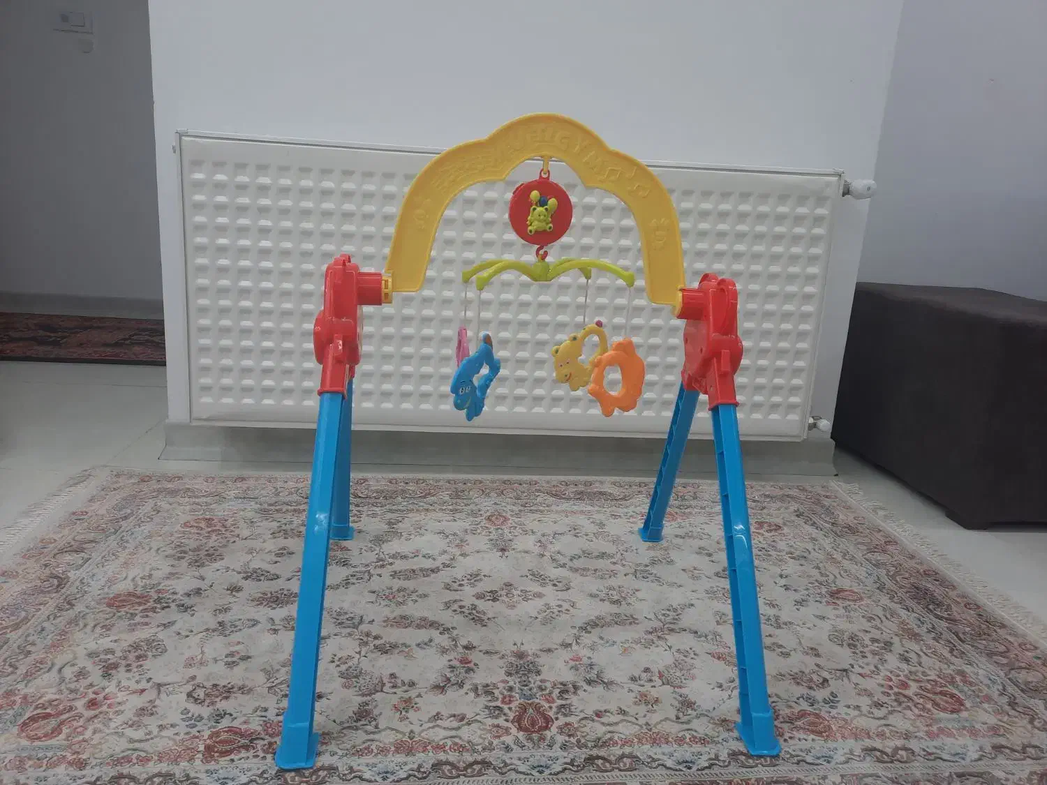 تشک بازی و آویز تخت کودک موزیکال|اسباب و اثاث بچه|سنندج, |دیوار