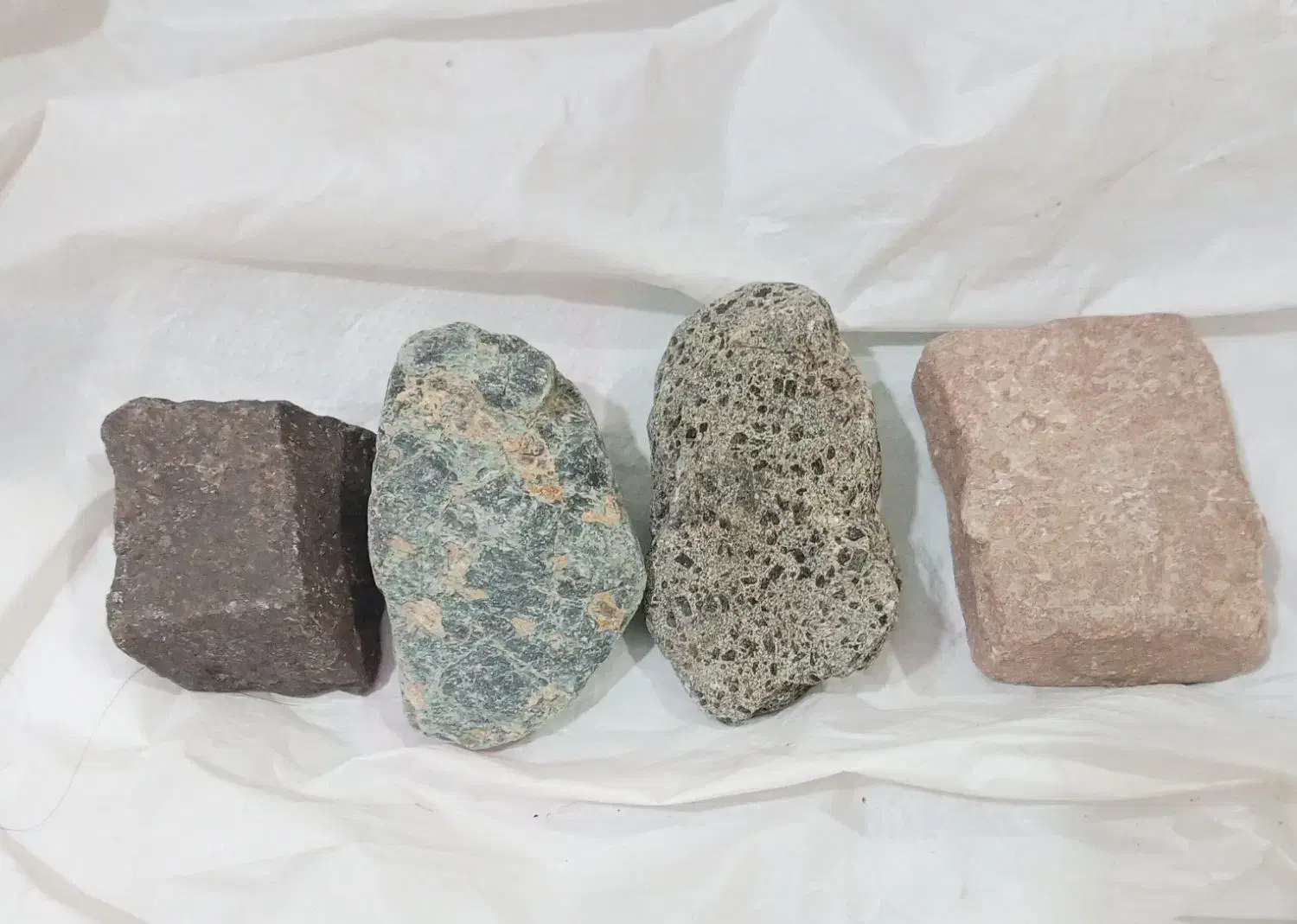 سنگهای قیمتی|کلکسیون اشیاء عتیقه|ساری, |دیوار