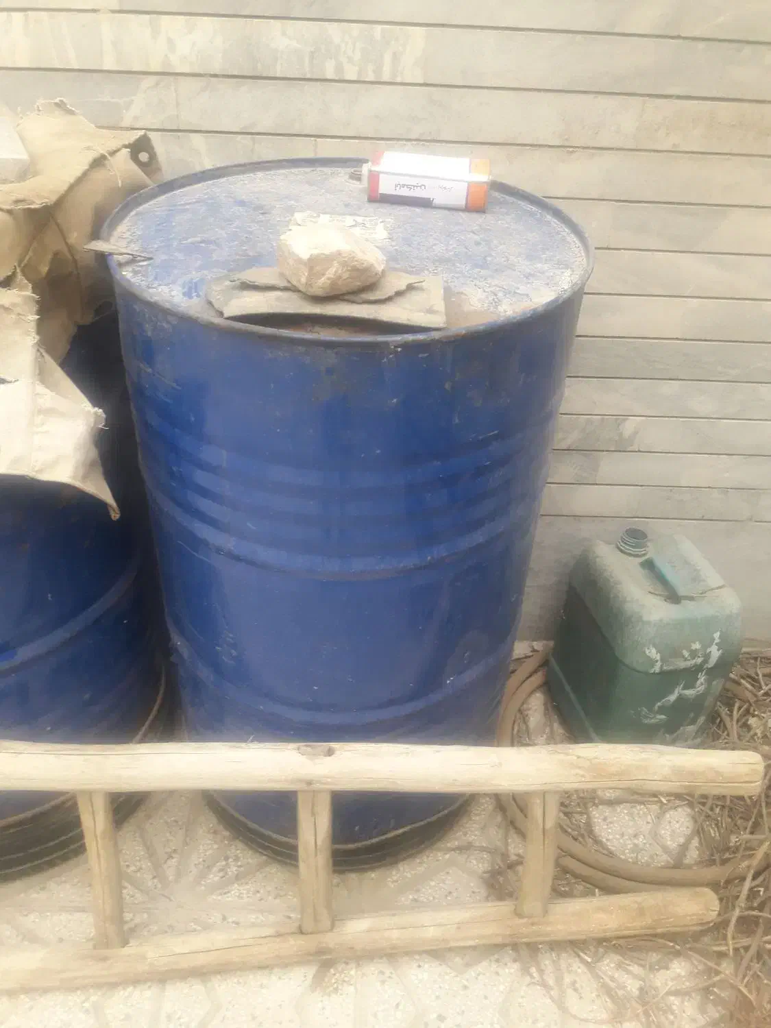 یک عدد باشکه با ده عدد پوت نفت|ماشین‌آلات صنعتی|بروجرد, |دیوار