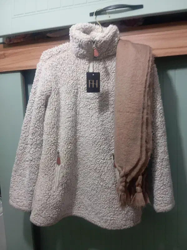 هودی تدی|لباس|تهران, مینای شمالی (مخبر)|دیوار