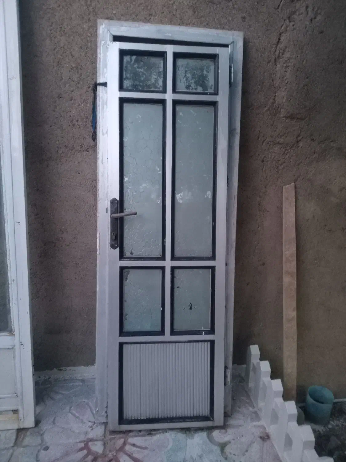 درب آلمینیوم|مصالح و تجهیزات ساختمان|بیستون, |دیوار