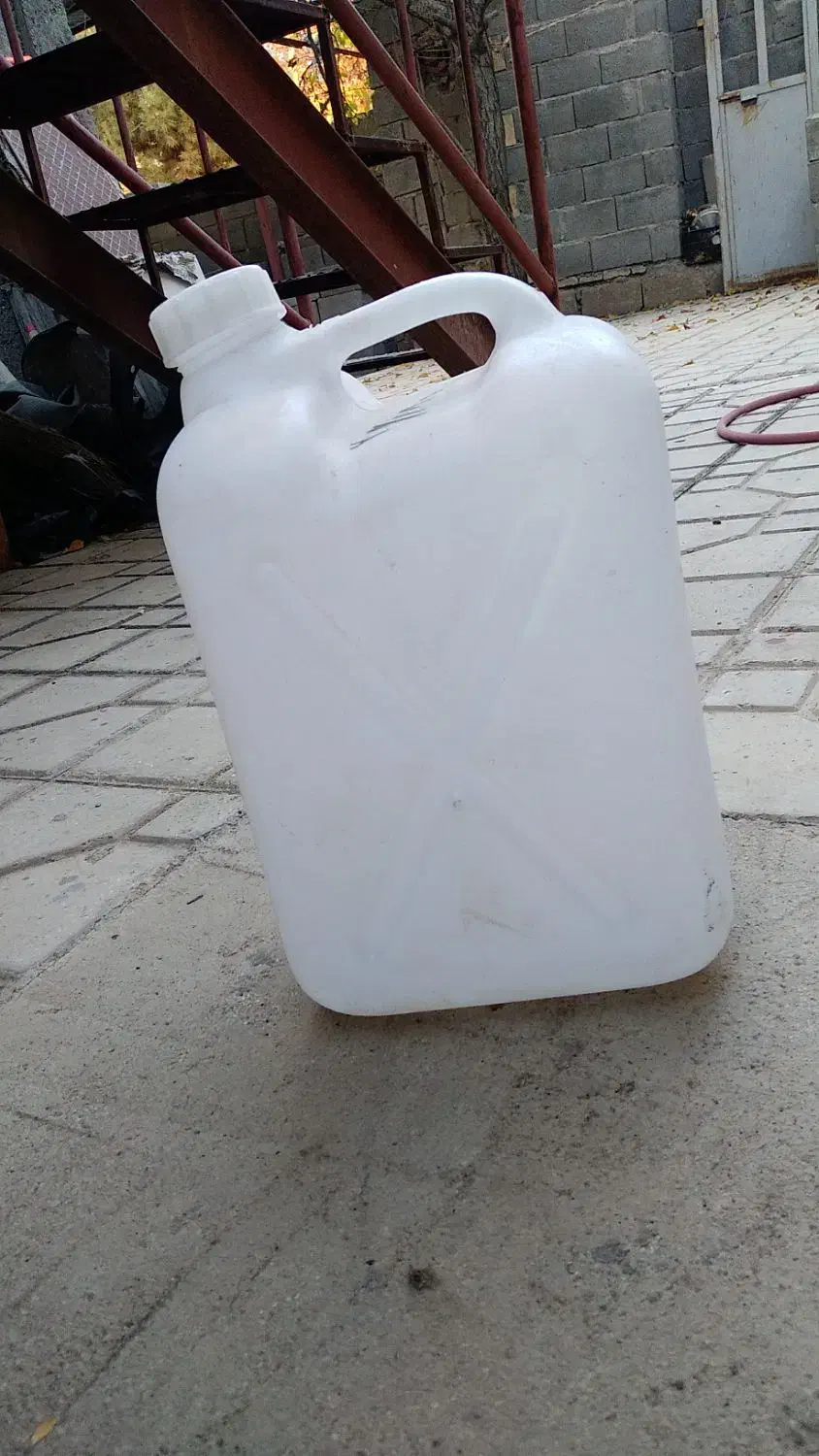 فروشی|ظروف نگهدارنده، پلاستیکی، یکبارمصرف|سیسخت, |دیوار