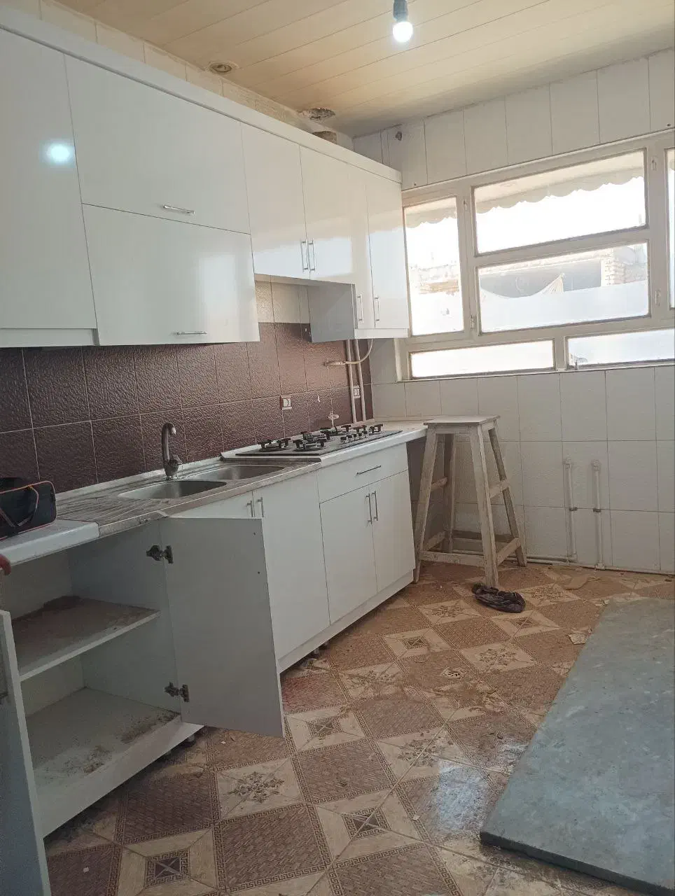 یک‌ واحد آپارتمان نقلی|اجارهٔ آپارتمان|نیشابور, کشتارگاه|دیوار