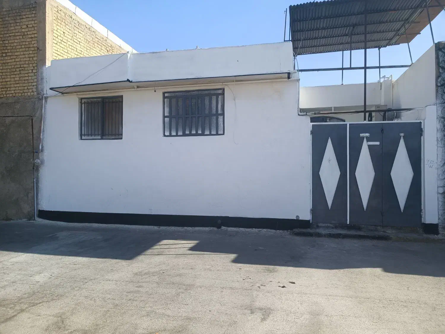 اجاره منزل دربست ۱۰۰متری|اجارهٔ خانه و ویلا|شیراز, شهرک گلها|دیوار