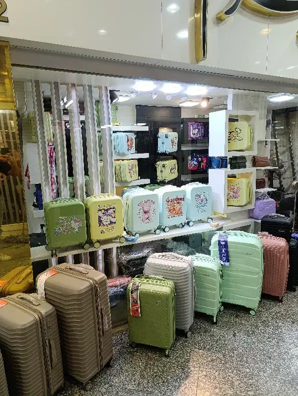 چمدان کودک و چمدان بزرگسال|کیف، کفش، کمربند|تهران, فردوسی|دیوار