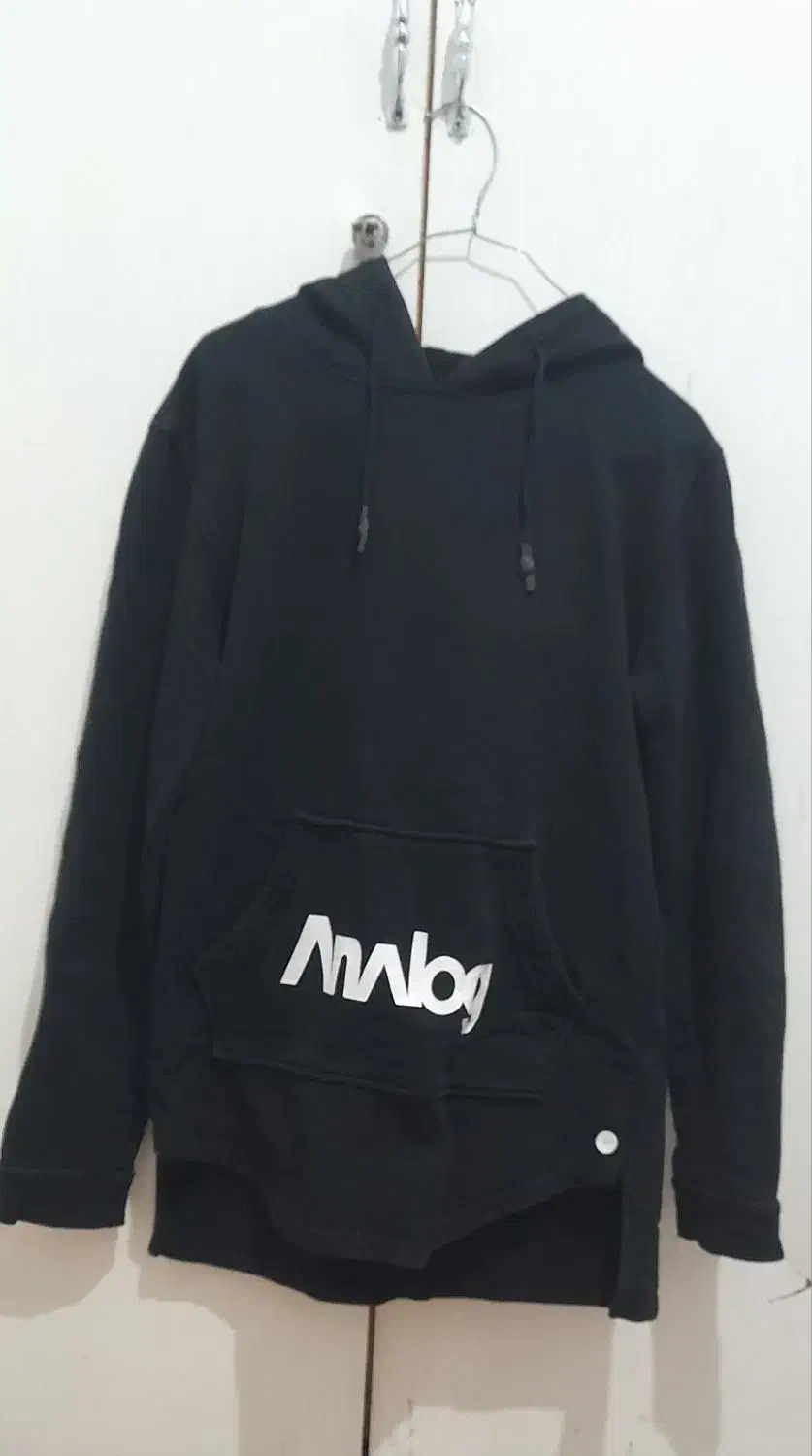 ۴عددهودی|لباس|رباط‌کریم, رباط‌کریم|دیوار