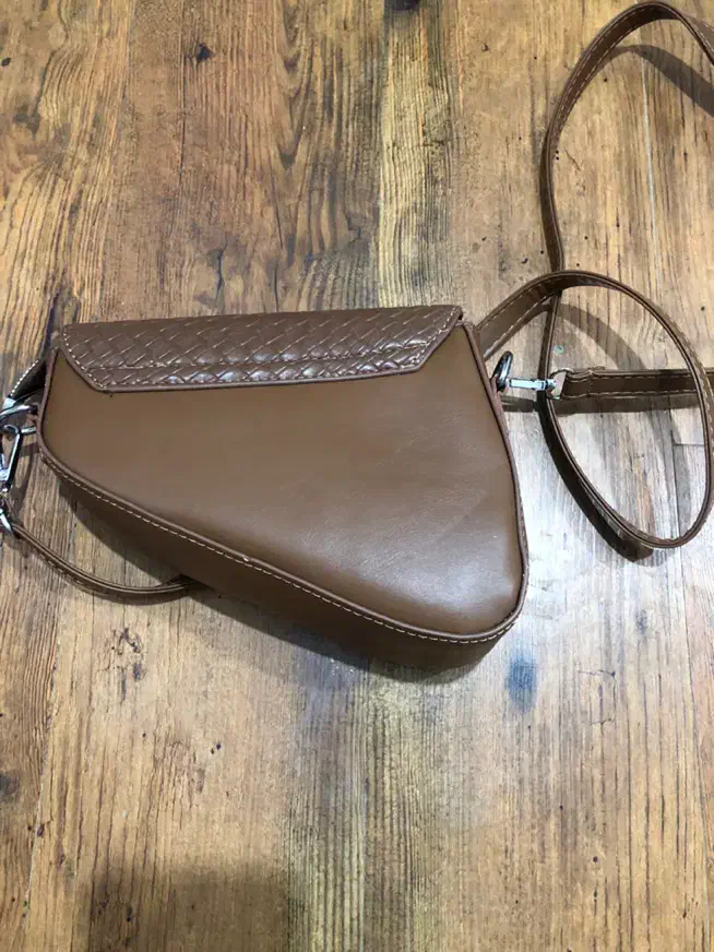 کیف دوشی قهوه ای|کیف، کفش، کمربند|کرج, عظیمیه|دیوار