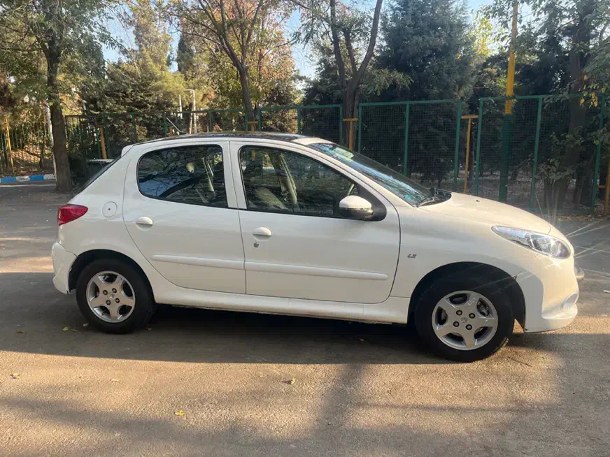 پژو ۲۰۷ پاناروما دنده ای ۱۴۰۳|خودرو سواری و وانت|تهران, پاسداران|دیوار