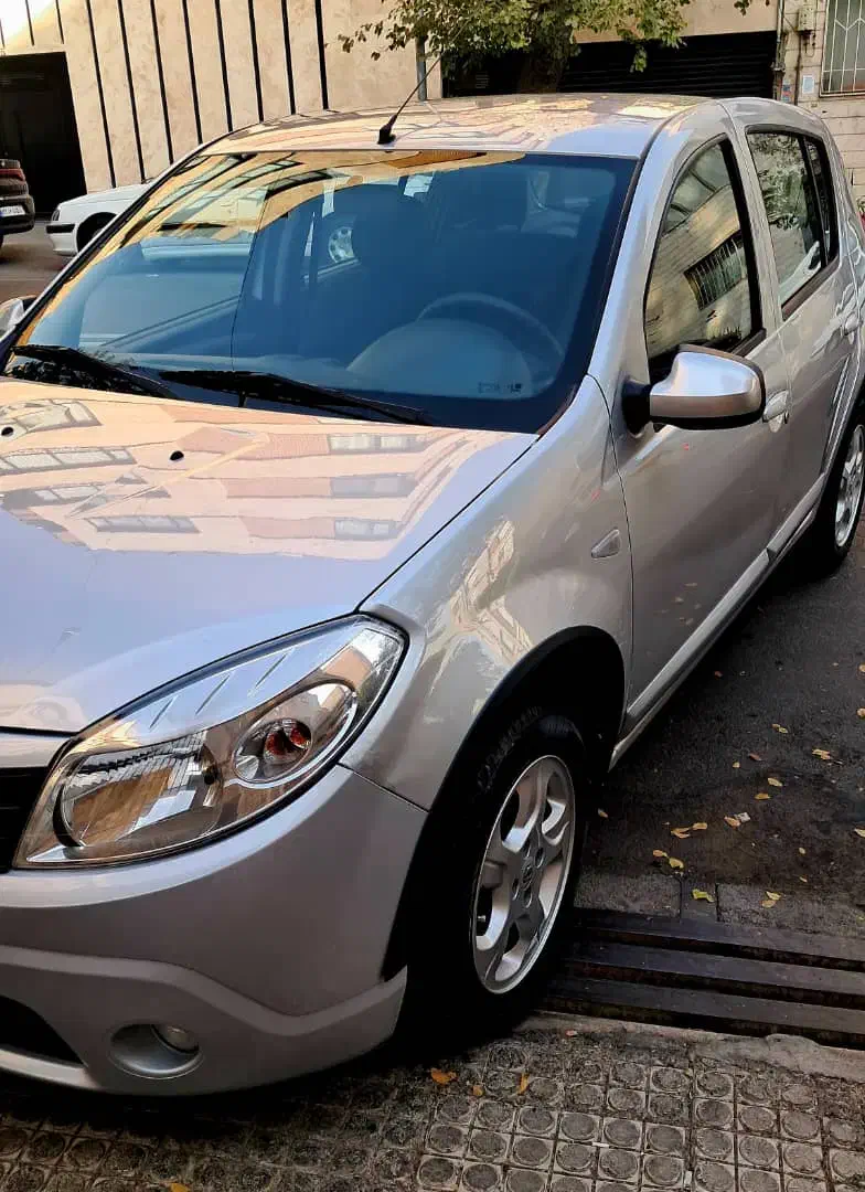 رنو ساندرو درجه یک مدل ۹۶|خودرو سواری و وانت|تهران, جمهوری|دیوار