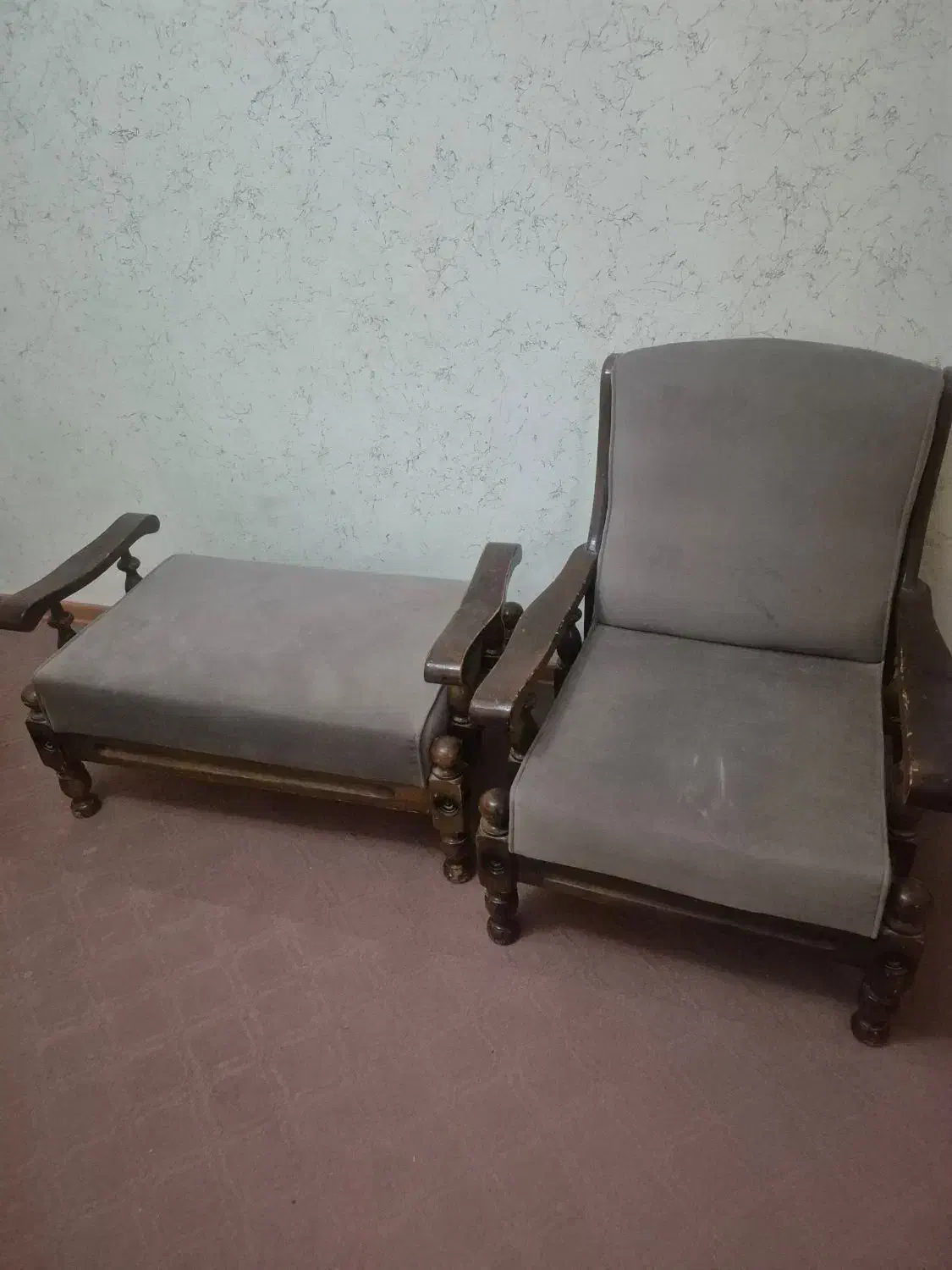 صندلی و پاف|صندلی و نیمکت|صدرا-فارس, فاز ۱|دیوار