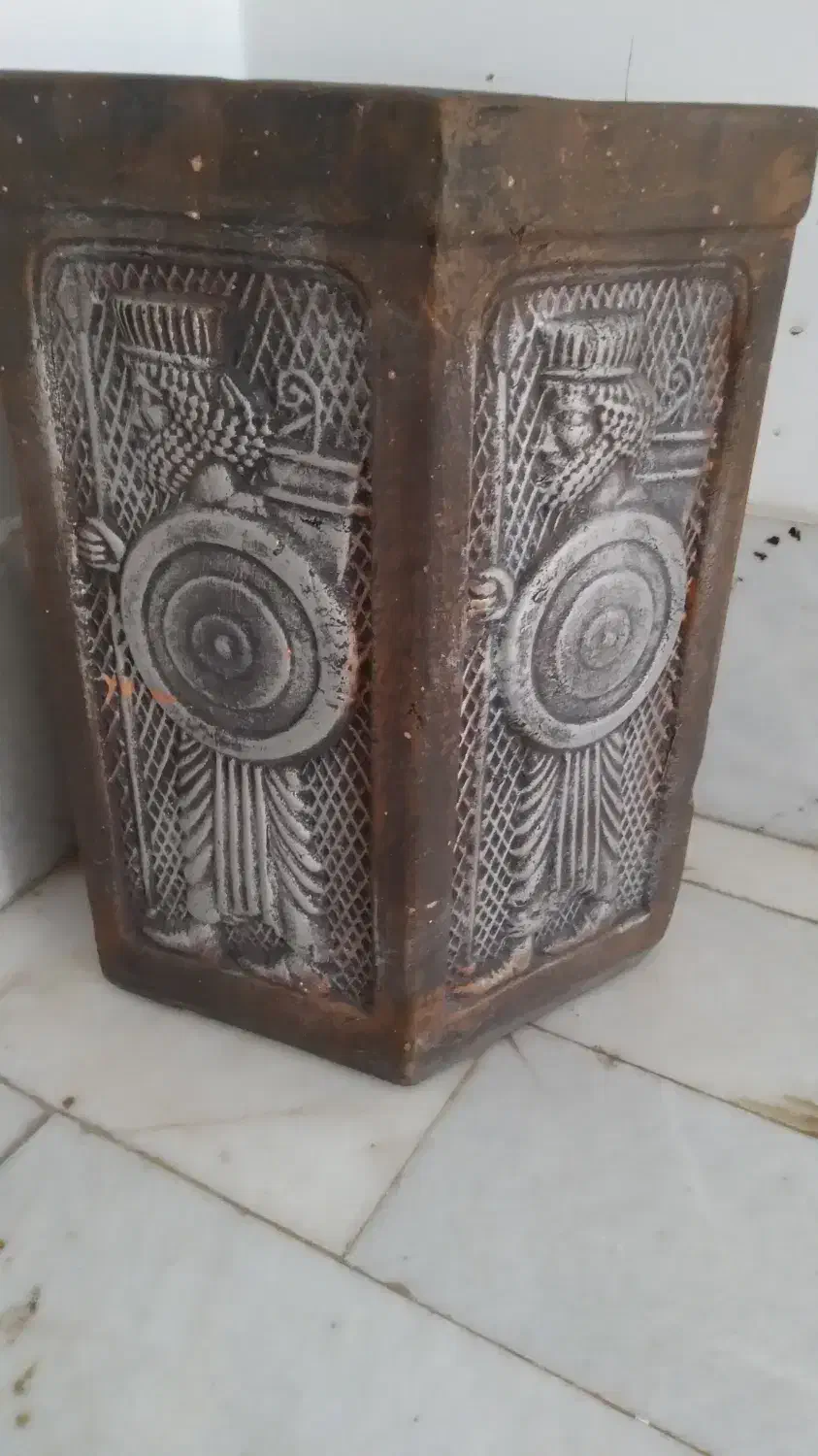 گلدان سفالی طرح هخامنشی زیبا|صنایع دستی و سایر لوازم تزئینی|رشت, لاکانی|دیوار