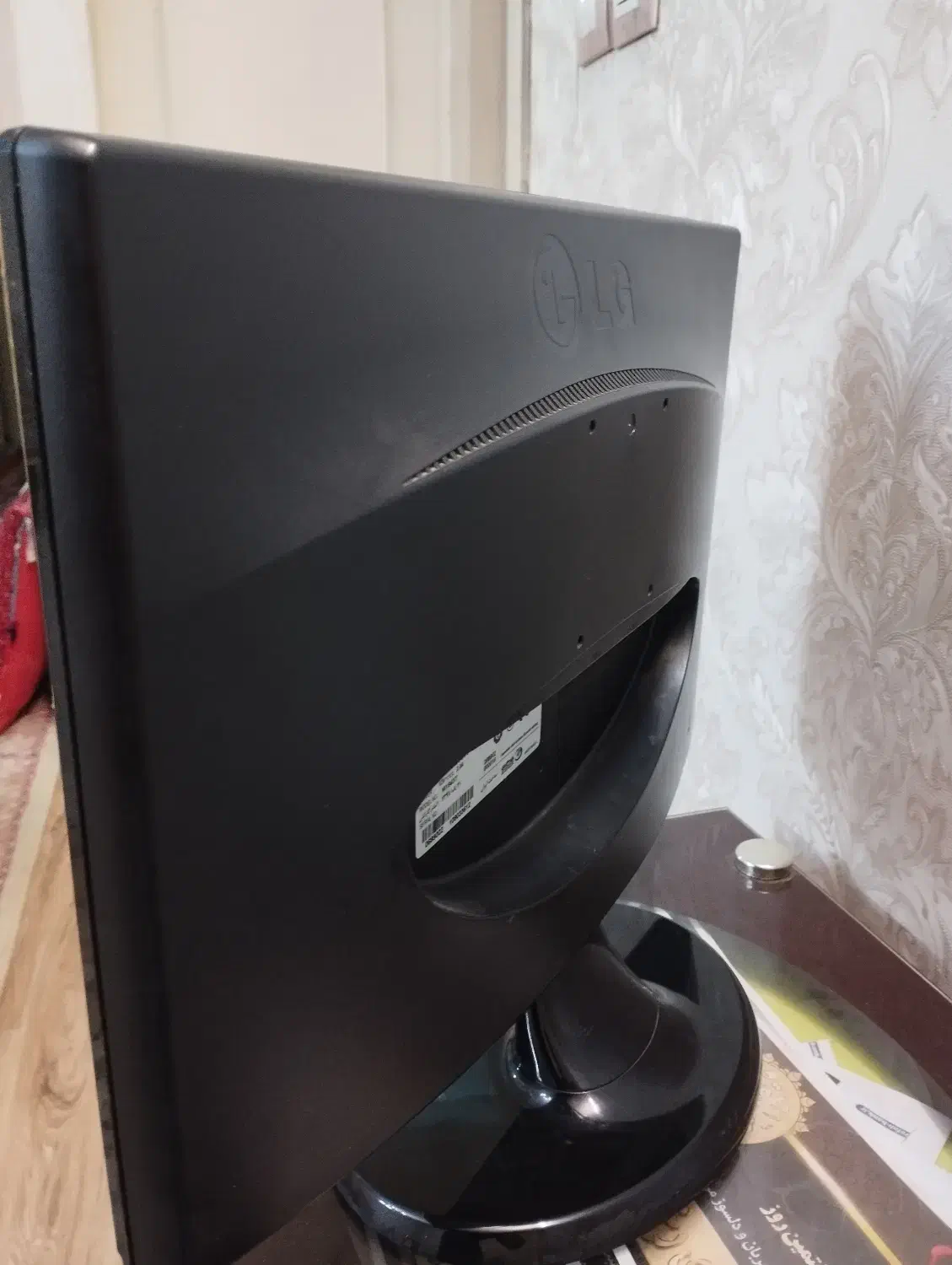 مانیتور 18 اینچ LG 1366×768|قطعات و لوازم جانبی رایانه|مشهد, امامیه (شهرک غرب)|دیوار