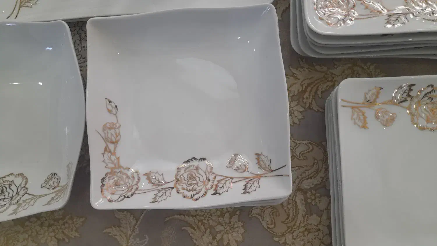 سرویس چینی ۳۰ پارچه|ظروف سرو و پذیرایی|دماوند, مسکن مهر گیلاوند|دیوار