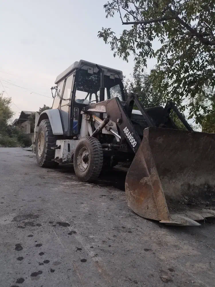 بیل بکهو لودر آران ۹۰۰|خودرو سنگین|گرگان, |دیوار