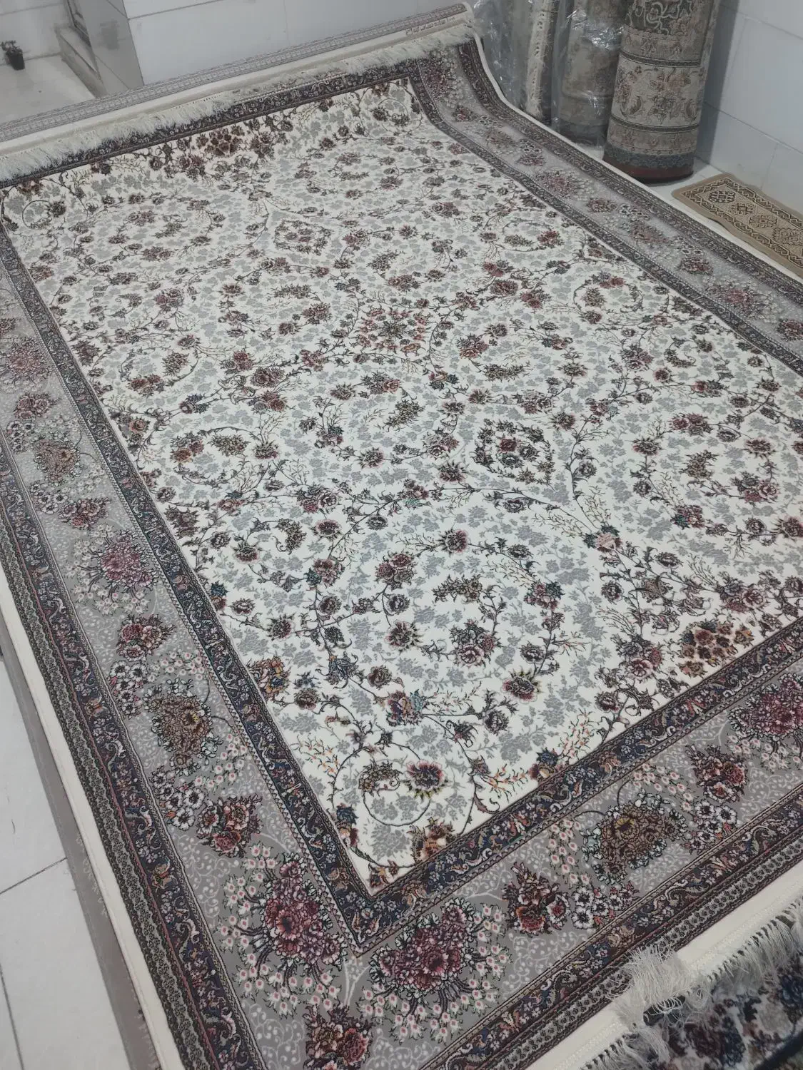 فرش ۹ متری ۷۰۰ شانه|فرش|بوئین زهرا, |دیوار