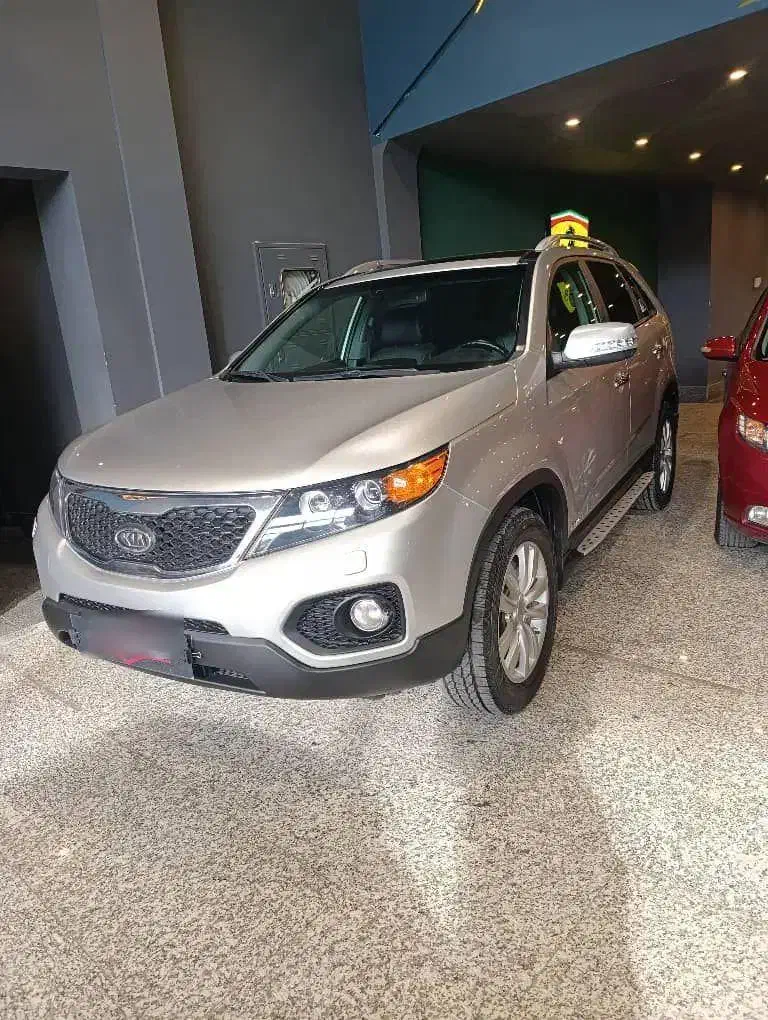 سورنتو ۲۰۱۱|خودرو سواری و وانت|مشهد, امام رضا (ع)|دیوار