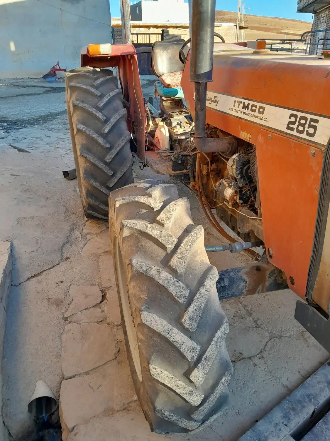تراکتور ۲۸۵ جفت دست مدل۸۴|خودرو سنگین|سنقر, |دیوار