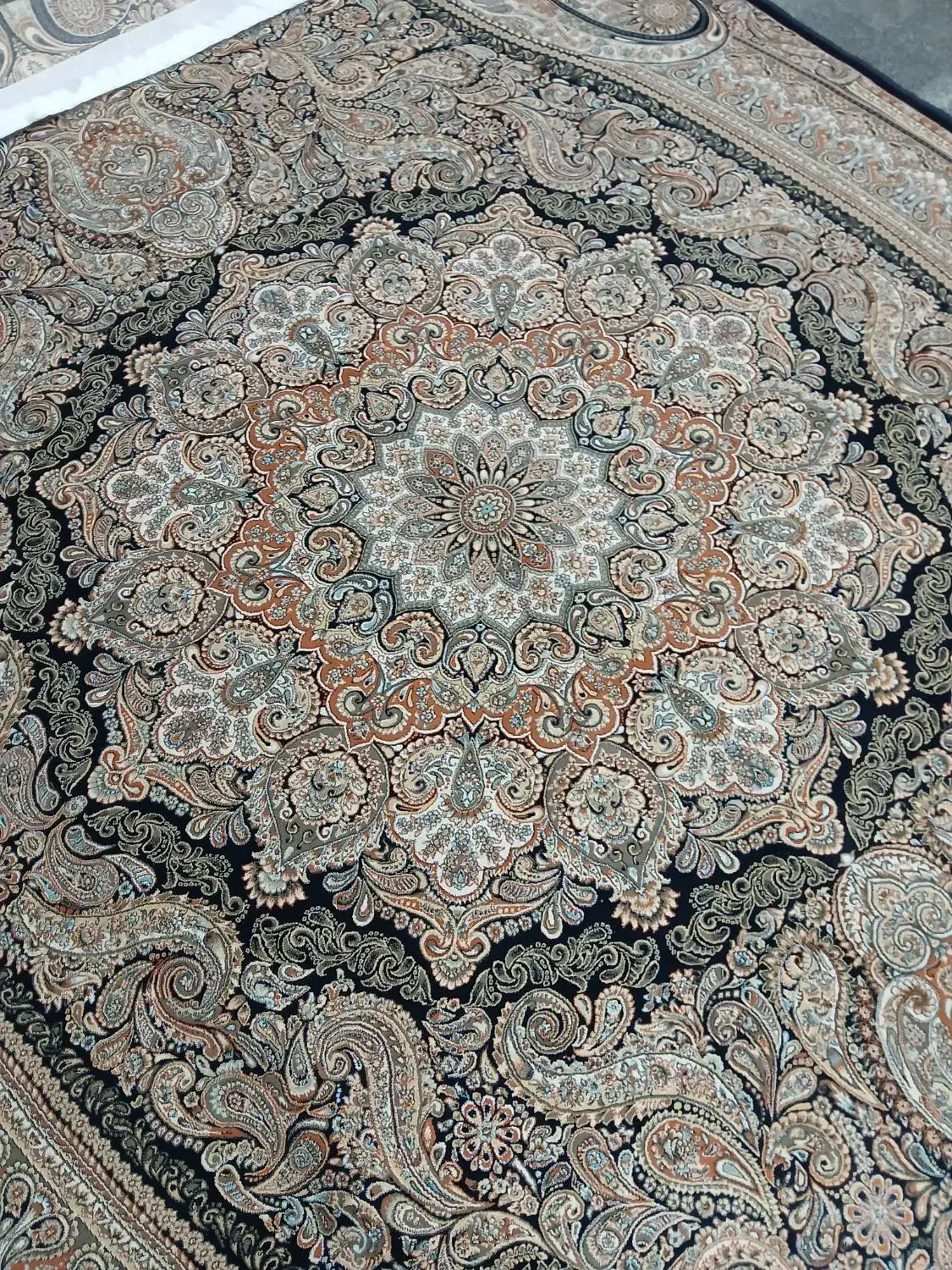 جفت ۹ متری ۷۰۰ شانه تراکم ۲۵۵۰|فرش|تهران, ستارخان|دیوار