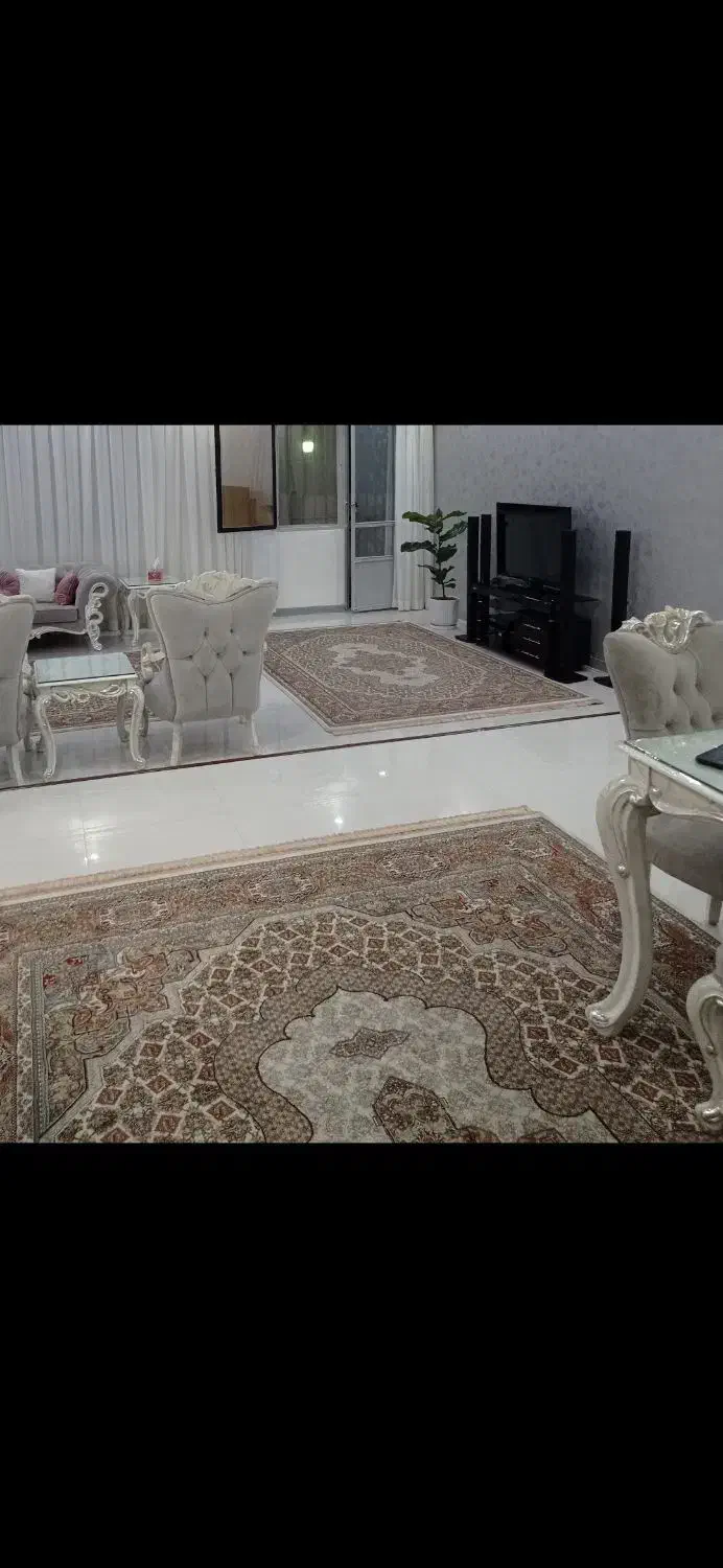 سه عدد فرش|فرش|پردیس, فاز ۲|دیوار