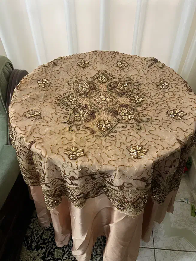 رومیزی دست دوز نو نو رنگ شیک یکدست|پرده، رانر، رومیزی|قم, سراجه (۱۵ خرداد)|دیوار