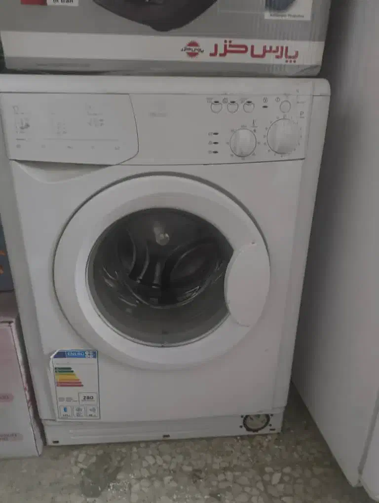 ماشین لباسشویی ایندزیت - Indesit|ماشین لباسشویی و خشک‌کن لباس|شاهین‌شهر, گرگاب|دیوار