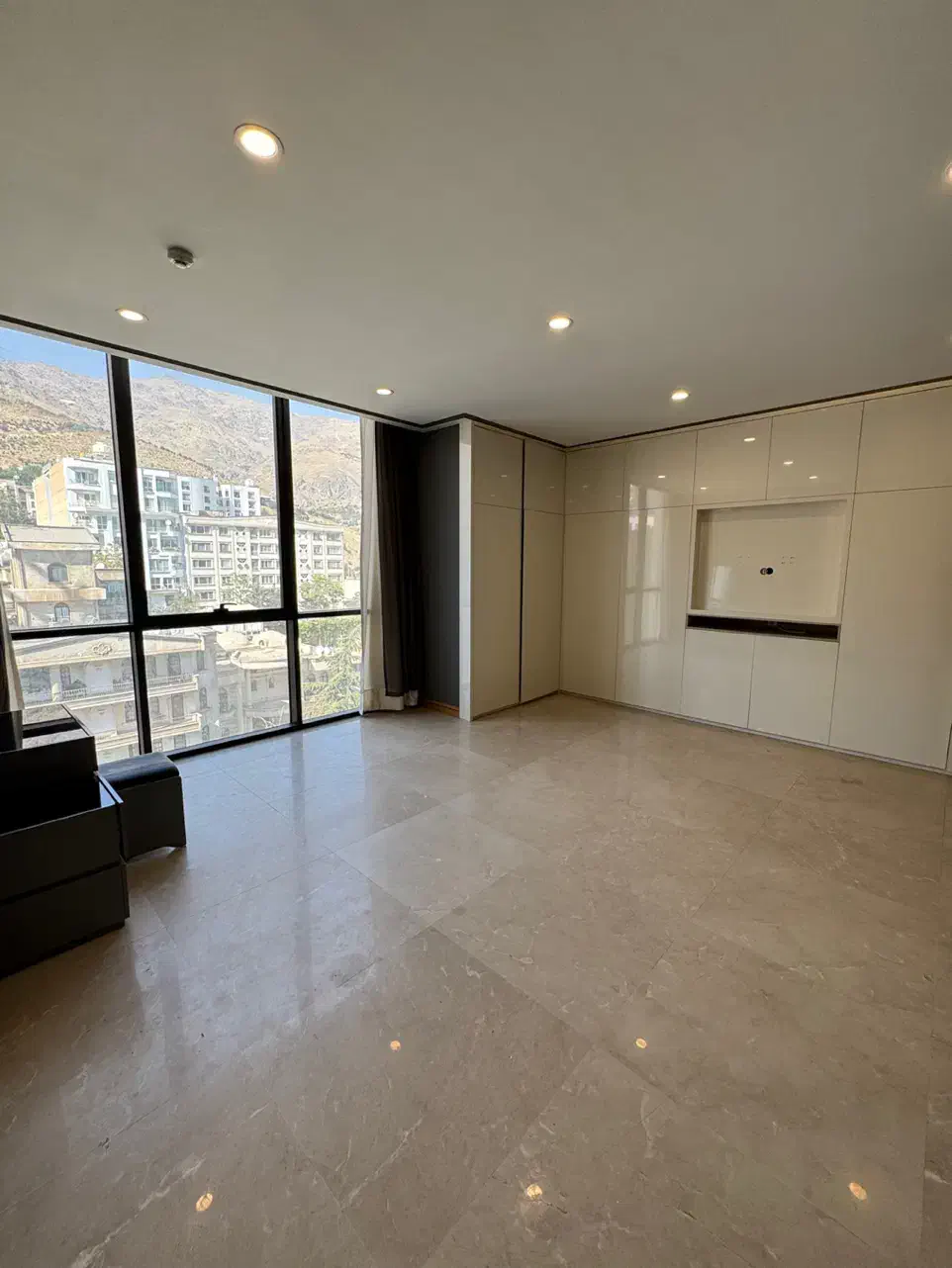 ۳۰۵مترنوساز۳خواب مستر ولنجک/مشاعات آبی/۳۰متر بالکن