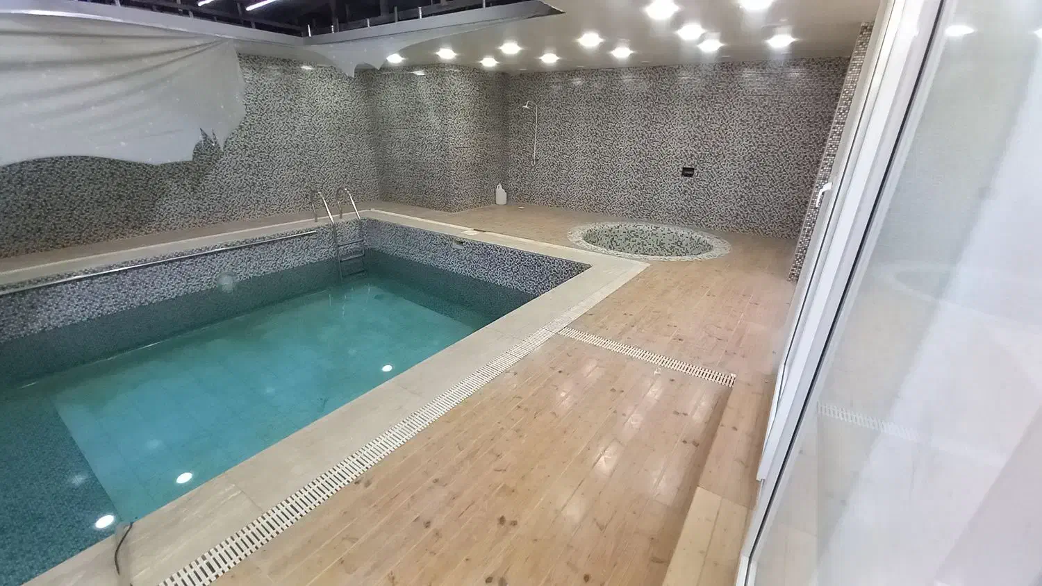 باغ ویلا ۶۰۰ متری داخل بافت مسکونی تکبرگ مجوزدار|فروش خانه و ویلا|شهریار, شهریار|دیوار