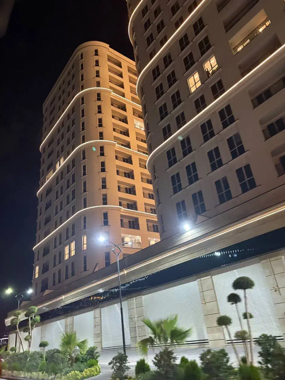 ۱۱۵متر/جنوبی بدون مشرف/غرق نور /رونیکا /چیتگر