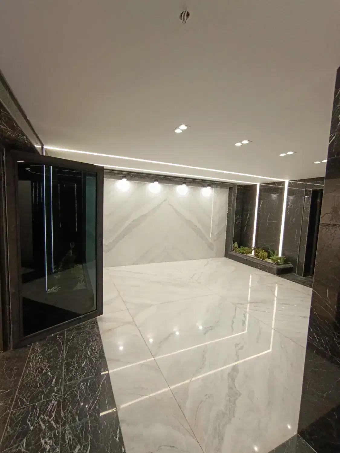 رهن و اجاره ۴ خواب ۳۱۰ متری /مارک / بلوار‌گیلان|اجارهٔ آپارتمان|رشت, بلوار گیلان|دیوار