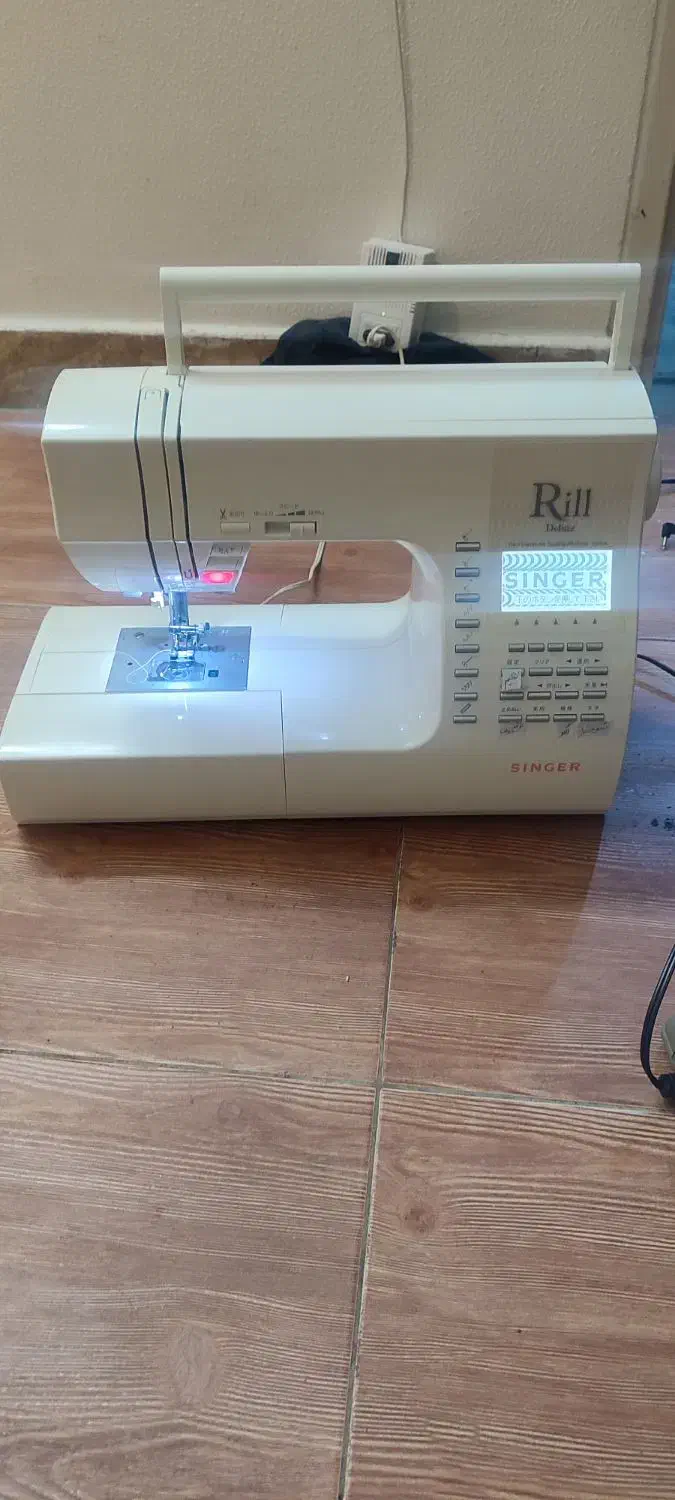 چرخ خیاطی|چرخ خیاطی و ریسندگی|شاهین‌شهر, شهرک گلدیس|دیوار