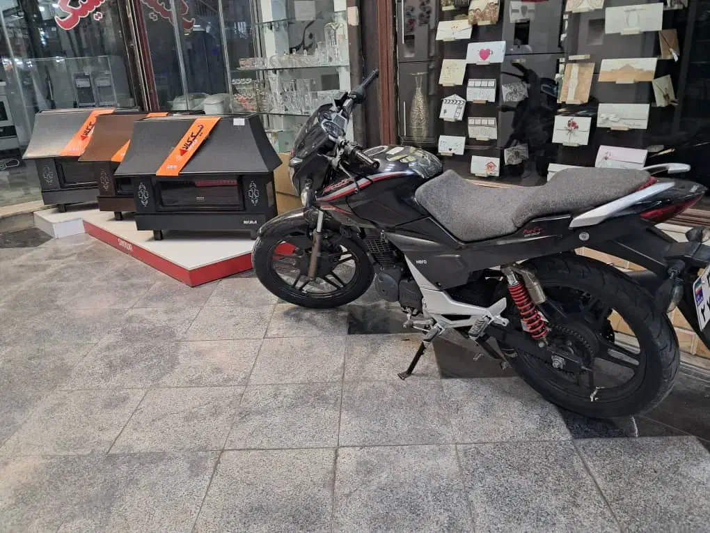 موتورسیکلت هیرو ۱۵۰cc|موتورسیکلت|قرچک, مهدیه|دیوار