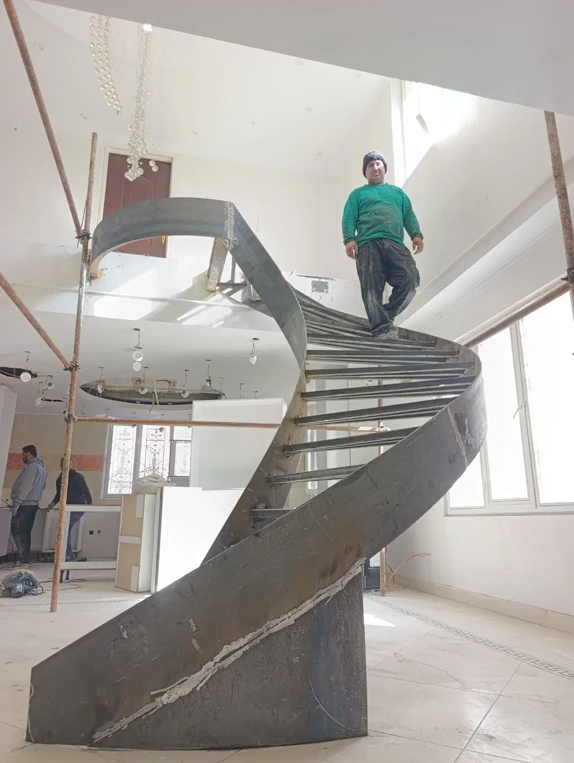 پله مدرن پله گرد|خدمات پیشه و مهارت|هشتگرد, شهرک افشاریه|دیوار