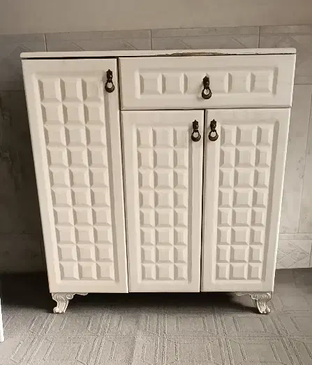 جاکفشی|جاکفشی، کمد، دراور|تربتحیدریه, بالا ولایت|دیوار