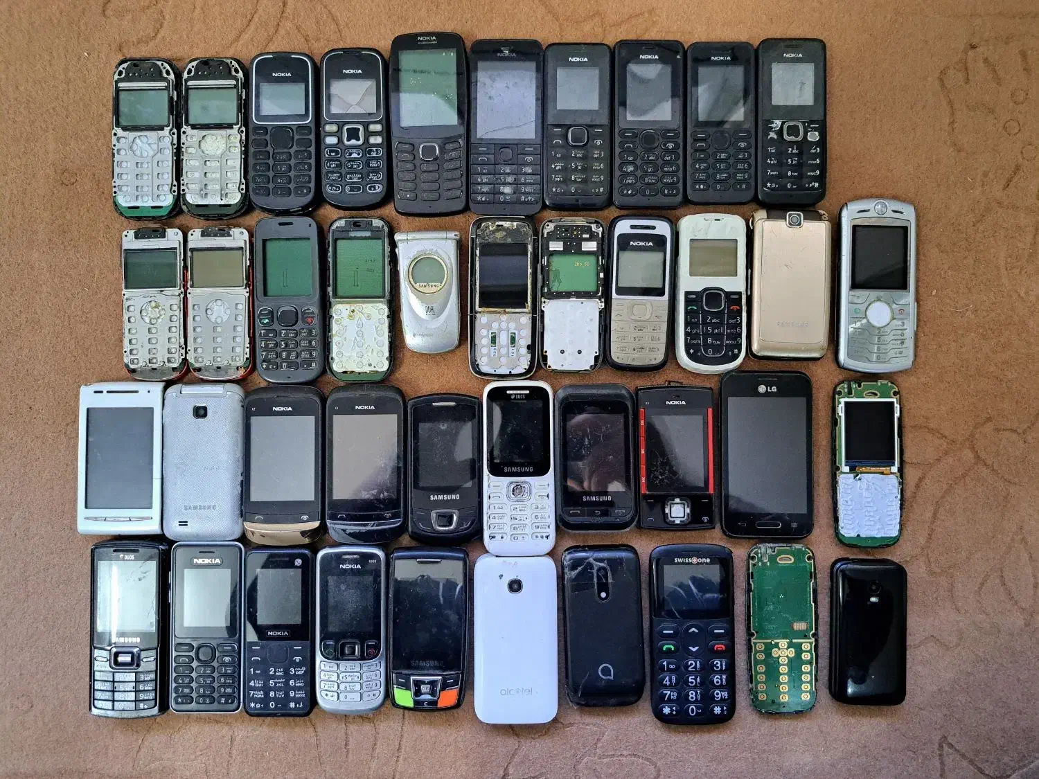 گوشی های کارکرده و خراب شما را خریداریم|موبایل|بجنورد, |دیوار